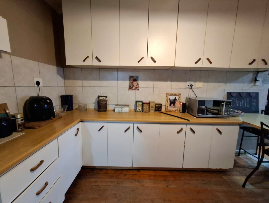 4 Bedroom Property for Sale in Oakdale Western Cape